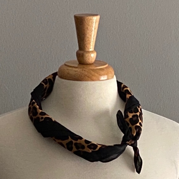 Animal Print Neck Scarf - Picture 3 of 3